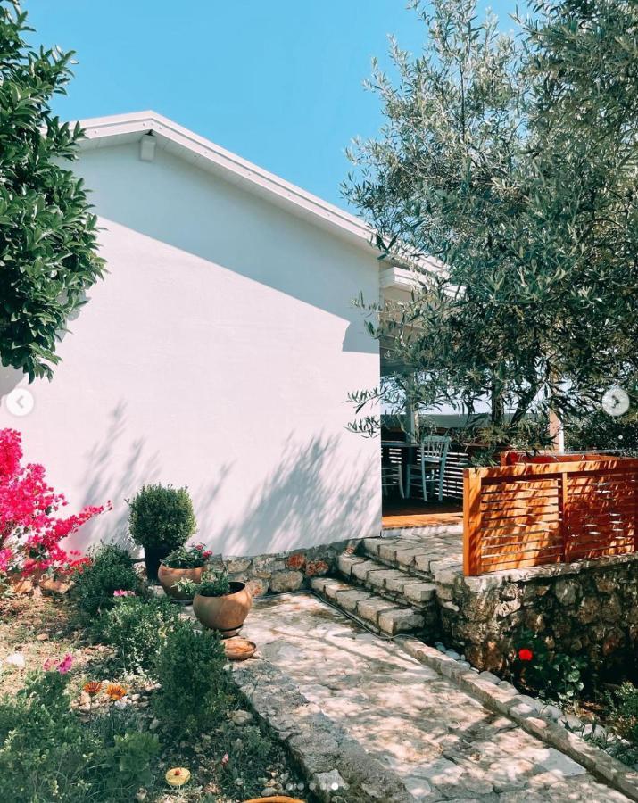 Hotel Alevra à Dhërmi Extérieur photo