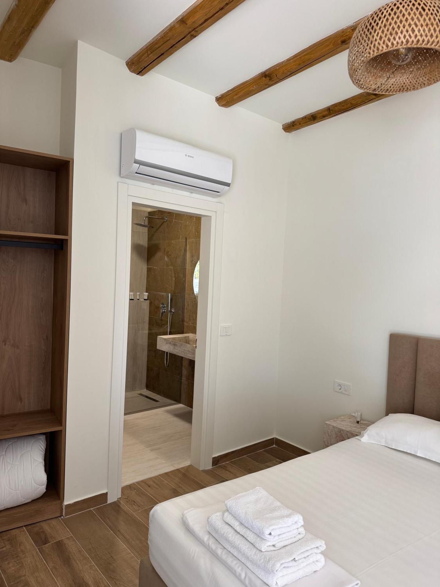 Hotel Alevra à Dhërmi Extérieur photo