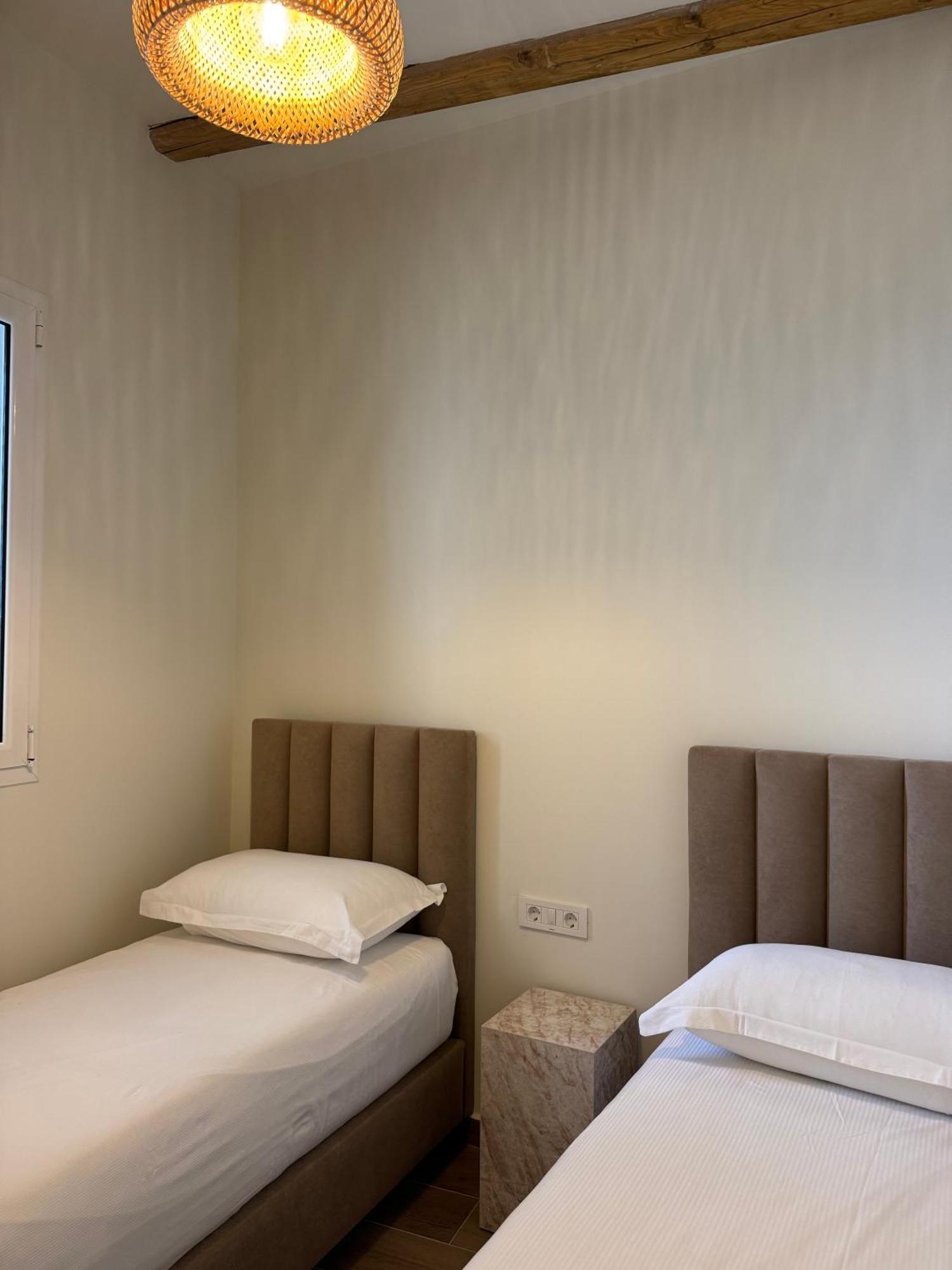 Hotel Alevra à Dhërmi Extérieur photo