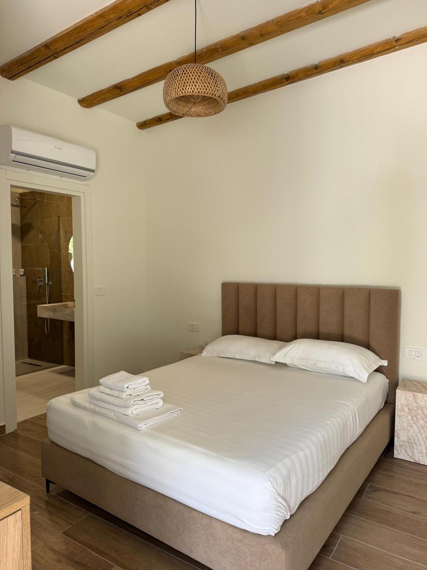 Hotel Alevra à Dhërmi Extérieur photo