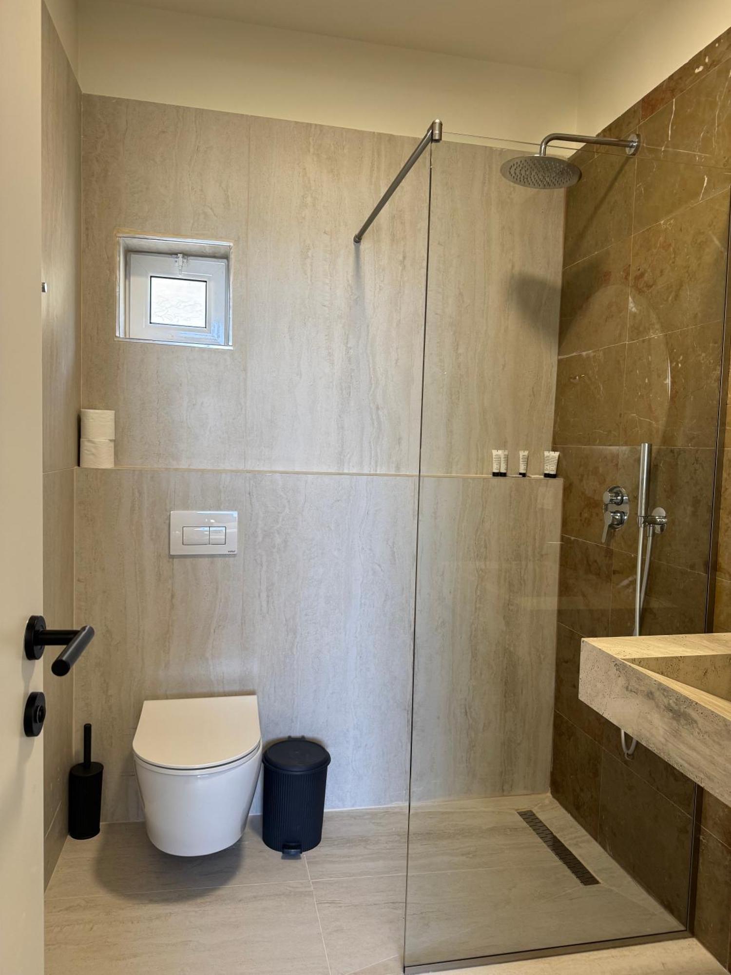 Hotel Alevra à Dhërmi Extérieur photo